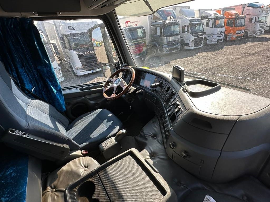 Volvo FM 440 6*2 25712 - Camion ampliroll: photos 5 Volvo FM 440 6*2 25712 - Camion ampliroll: photos 5