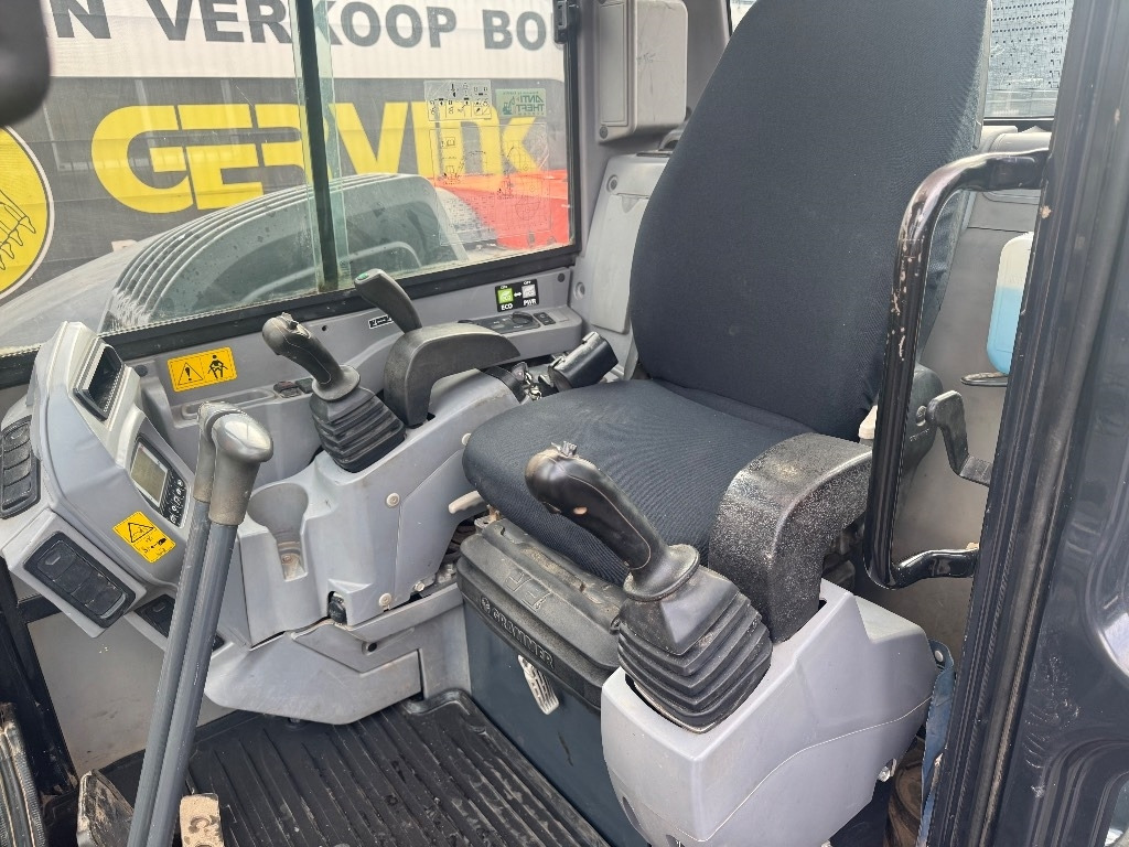 Mini pelle Kubota KX 080-4: photos 7