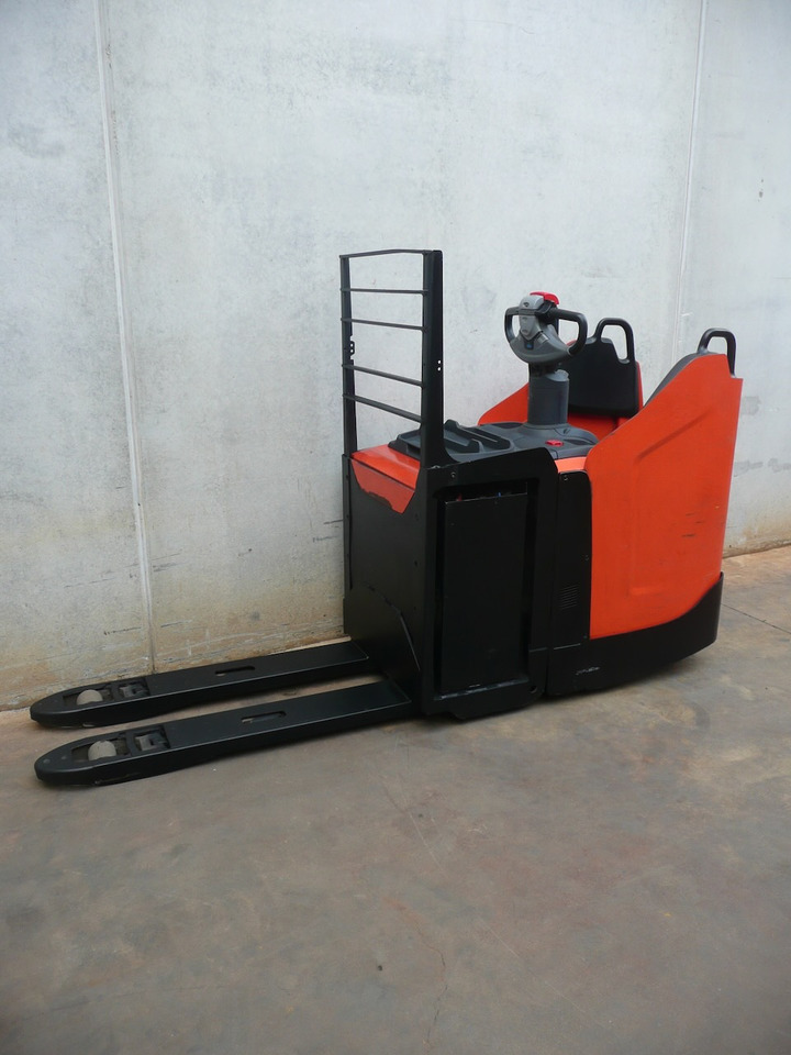 BT LPE 220 - Transpalette: photos 2 BT LPE 220 - Transpalette: photos 2
