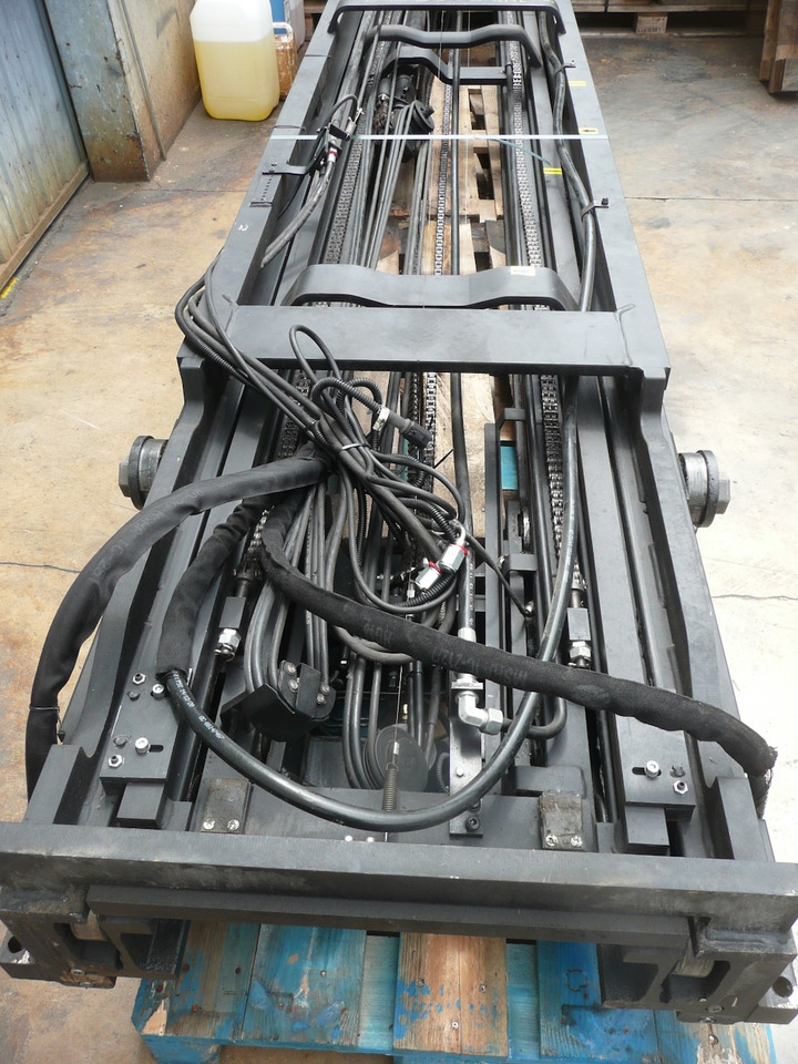 Chariot à mât rétractable BT RRE 250 CC: photos 11 Chariot à mât rétractable BT RRE 250 CC: photos 11