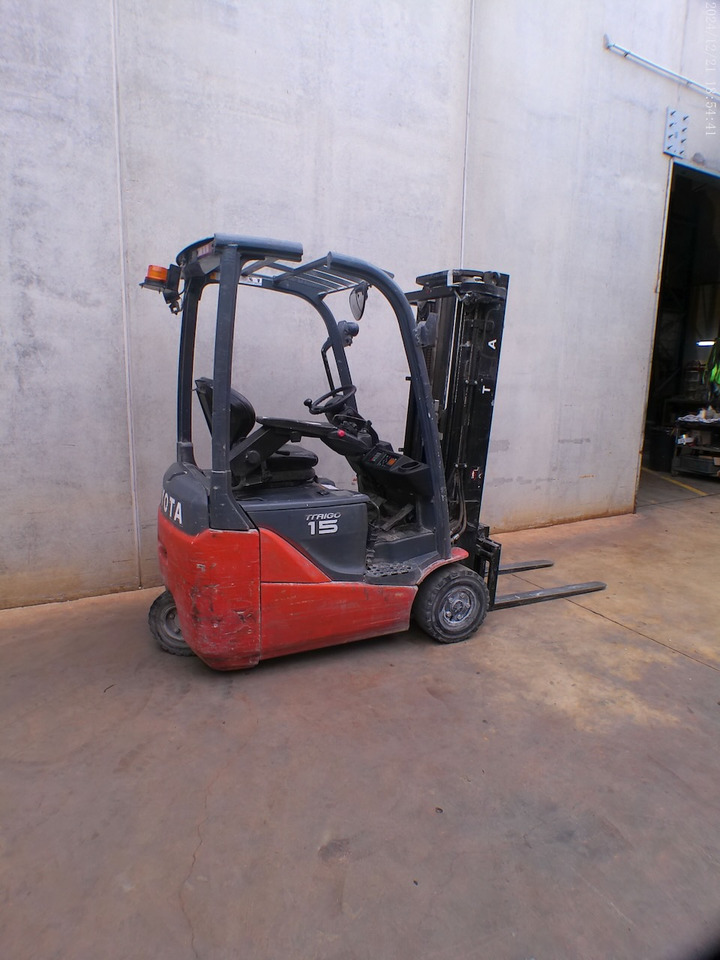 Toyota 8FBE15T - Chariot élévateur électrique: photos 2 Toyota 8FBE15T - Chariot élévateur électrique: photos 2