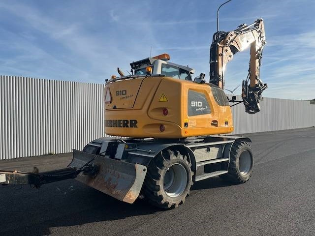 Liebherr A 910 Compact - Pelle sur pneus: photos 5 Liebherr A 910 Compact - Pelle sur pneus: photos 5