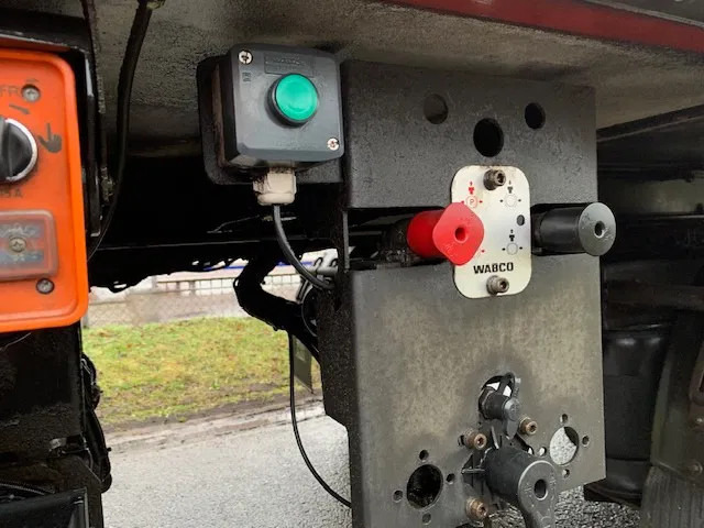 Semi-remorque frigorifique H.T.F. Heiwo HTF 2 axle Frigo trailer 1 axle steering Carrier Vector city dubbele verdamper APK 03-2026: photos 15