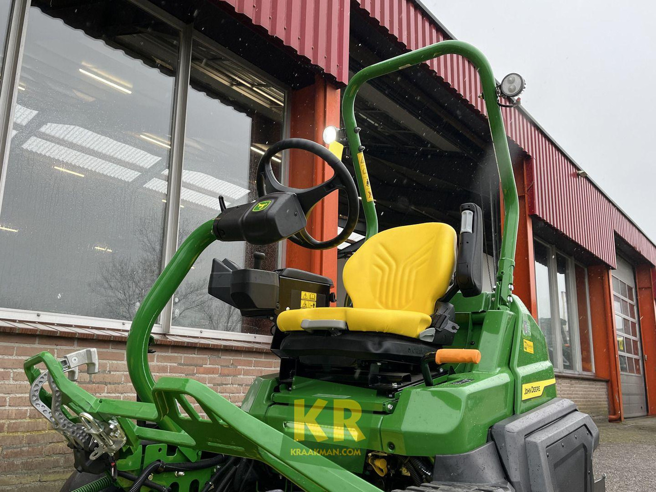 2750 E-CUT HYBRID John Deere - Motofaucheuse: photos 3 2750 E-CUT HYBRID John Deere - Motofaucheuse: photos 3