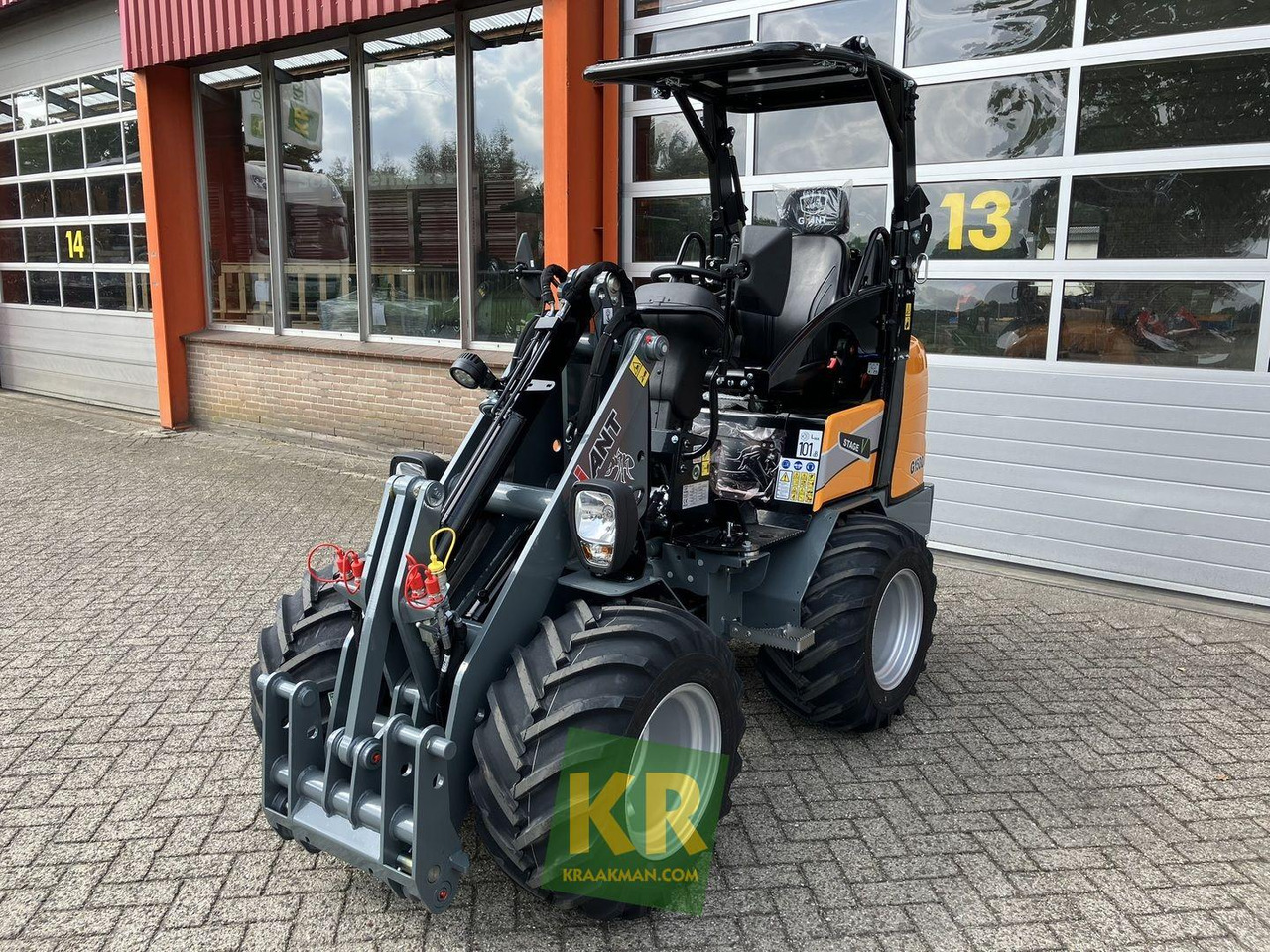 Giant G1500 - Valet de ferme: photos 1 Giant G1500 - Valet de ferme: photos 1