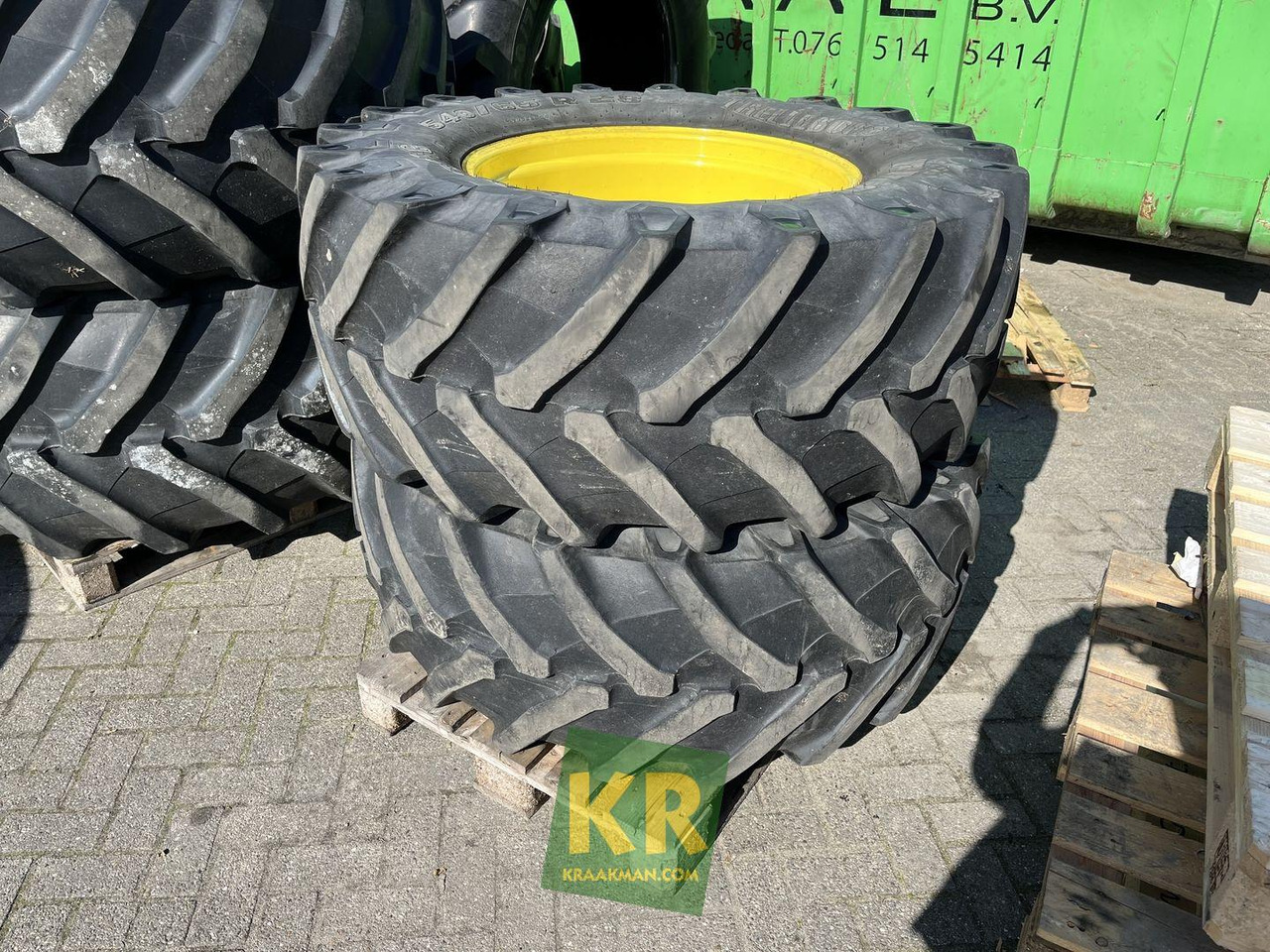 Trelleborg Banden Trelleborg - Roue complète pour Machine agricole: photos 1 Trelleborg Banden Trelleborg - Roue complète pour Machine agricole: photos 1