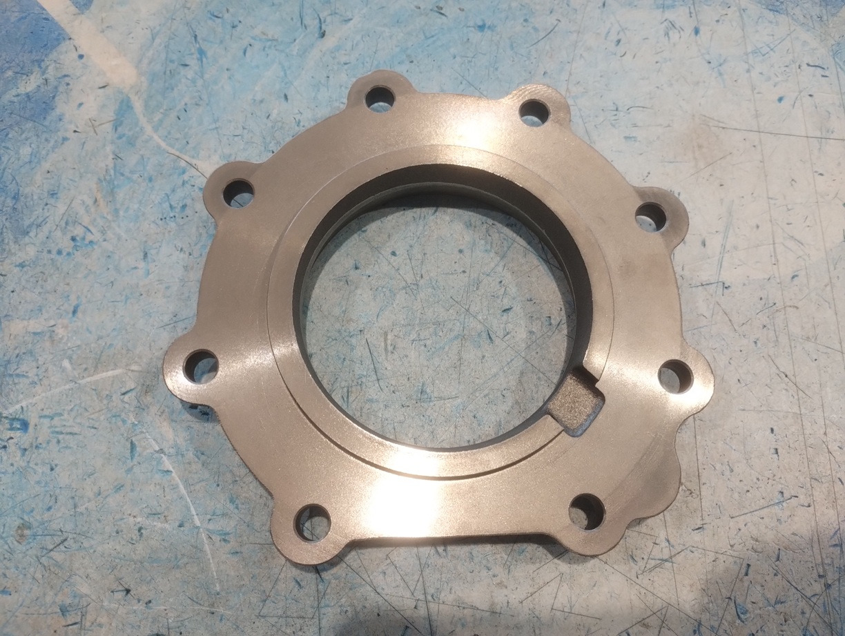 MAN Flansza Pompy Wspomagania Skrzyni Rozdzielczej MAN F2000 TGA TGS 81371040043 G1700 G172 G173 G252 G253 - Moteur de rotation: photos 2 MAN Flansza Pompy Wspomagania Skrzyni Rozdzielczej MAN F2000 TGA TGS 81371040043 G1700 G172 G173 G252 G253 - Moteur de rotation: photos 2