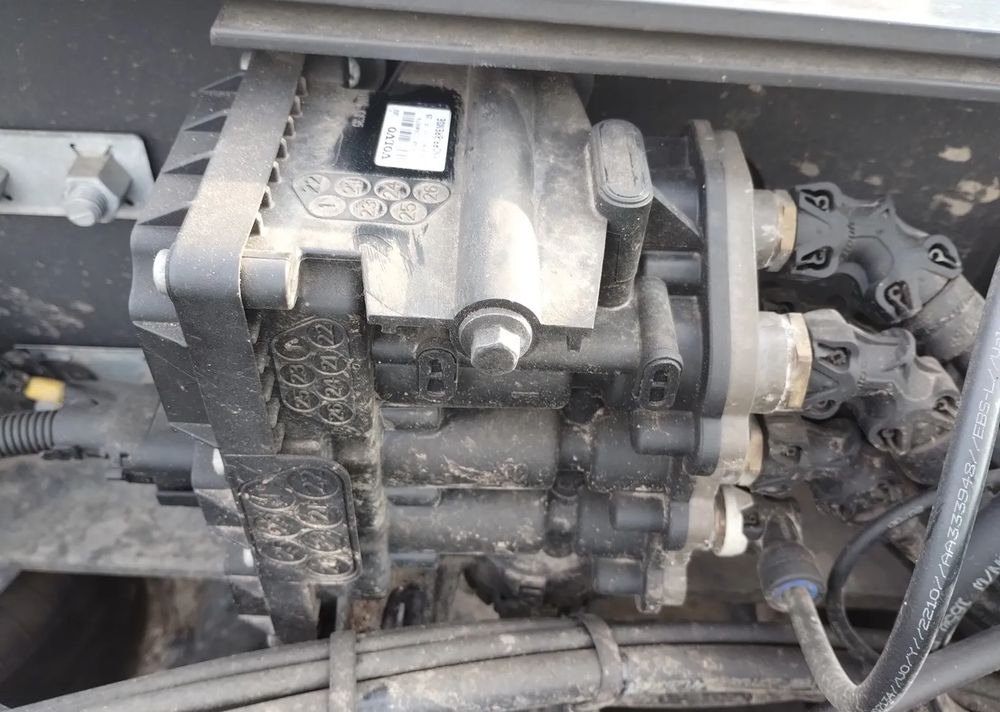 Zawór ECAS VOLVO FH500 FH550 6x4 21133934 2023 - Système électrique pour Camion: photos 1 Zawór ECAS VOLVO FH500 FH550 6x4 21133934 2023 - Système électrique pour Camion: photos 1