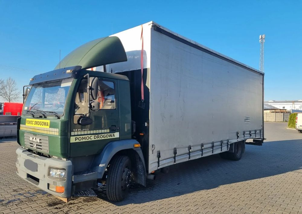 MAN LE 15 220 - Remorqueuse: photos 1 MAN LE 15 220 - Remorqueuse: photos 1
