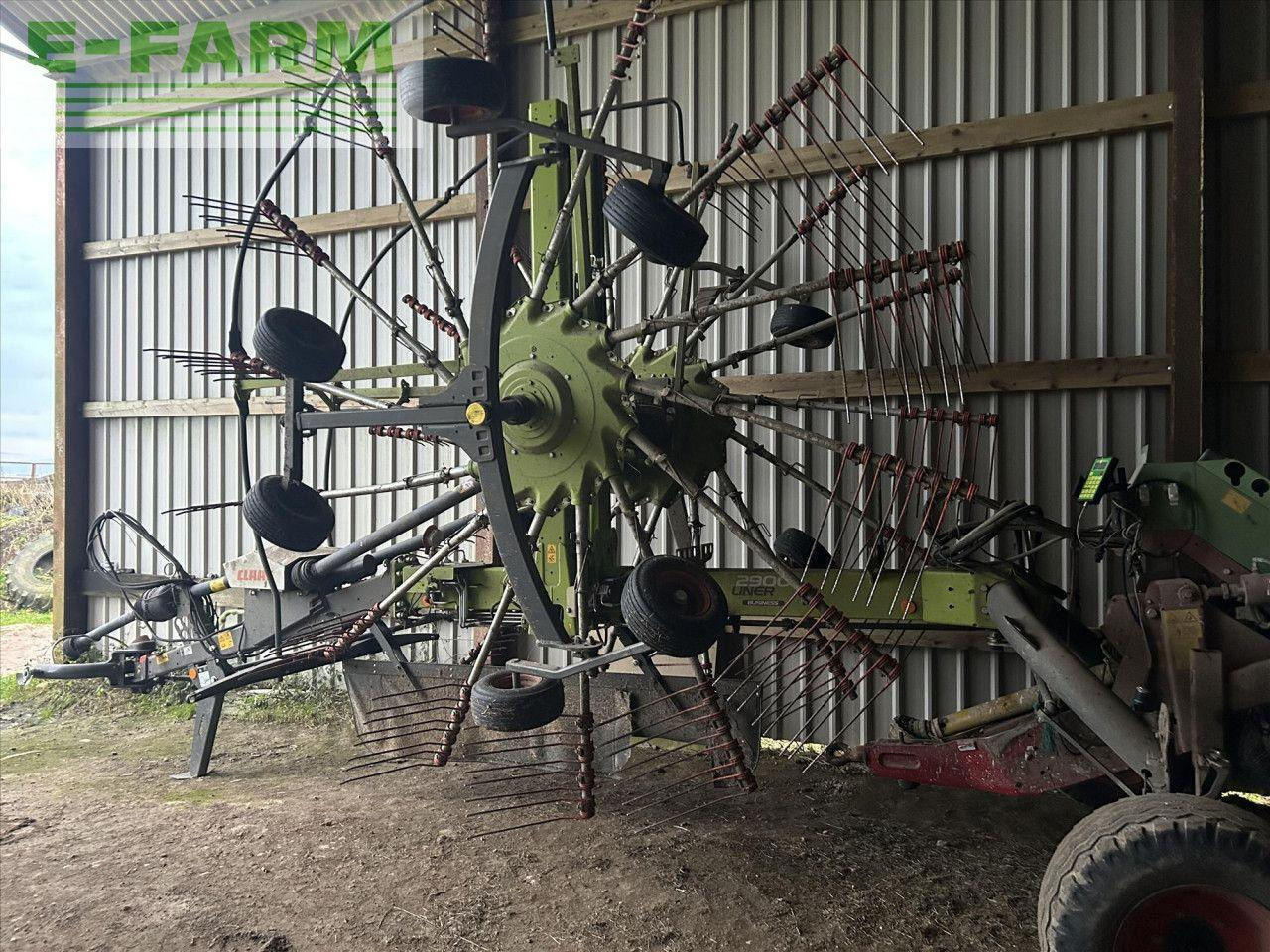 CLAAS LINER 2900 BUSINESS BUSINESS PAL - Faneuse: photos 2 CLAAS LINER 2900 BUSINESS BUSINESS PAL - Faneuse: photos 2
