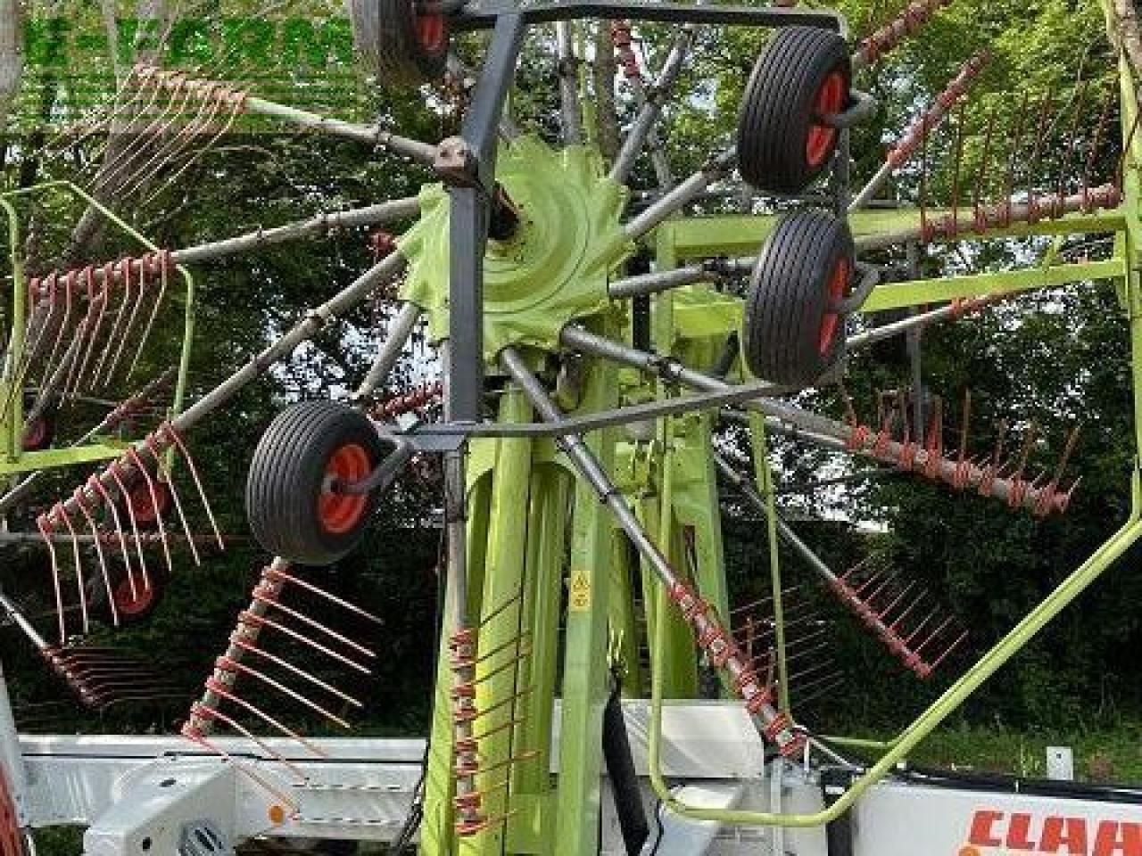CLAAS USED LINER 3600 - Faneuse: photos 3 CLAAS USED LINER 3600 - Faneuse: photos 3