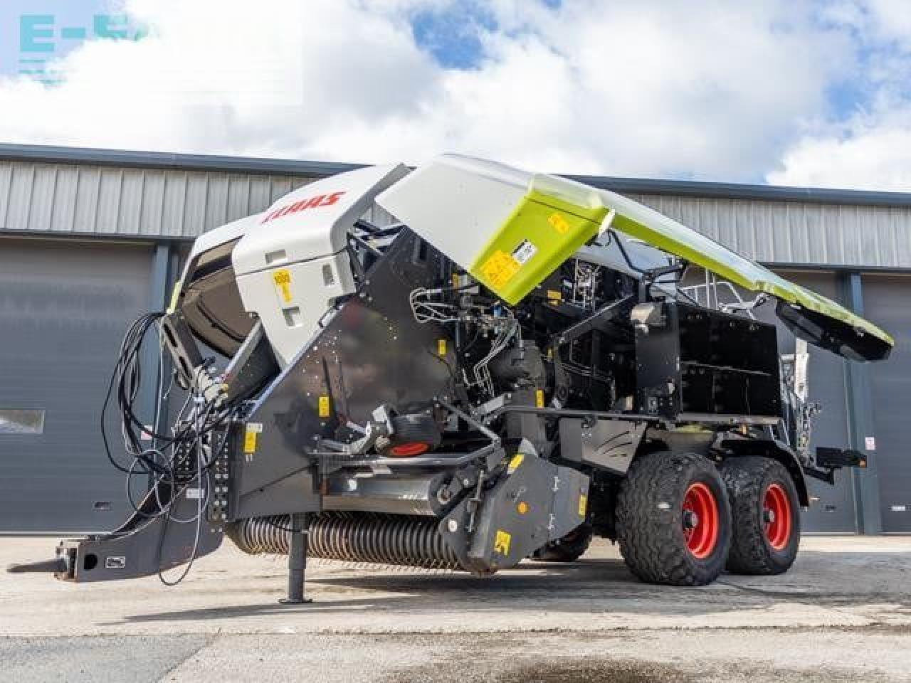 CLAAS USED QUADRANT 5200 - Presse à balles cubiques: photos 3 CLAAS USED QUADRANT 5200 - Presse à balles cubiques: photos 3