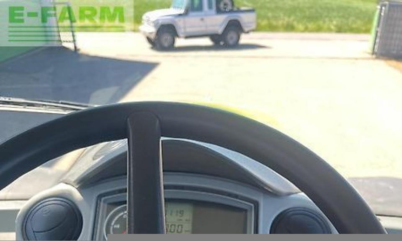 Tracteur agricole CLAAS arion 620: photos 16