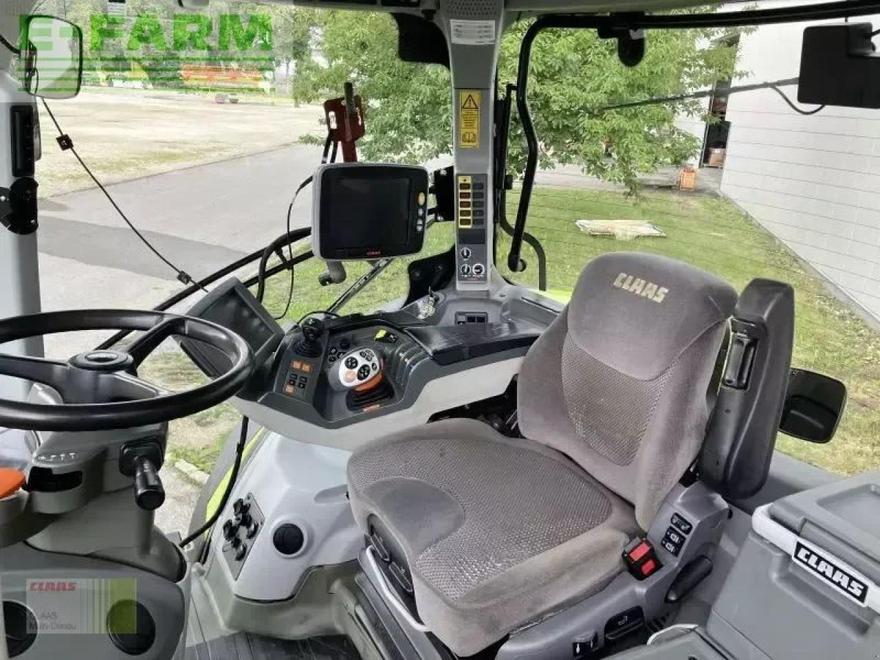 CLAAS axion 830 c-matic - Tracteur agricole: photos 5 CLAAS axion 830 c-matic - Tracteur agricole: photos 5