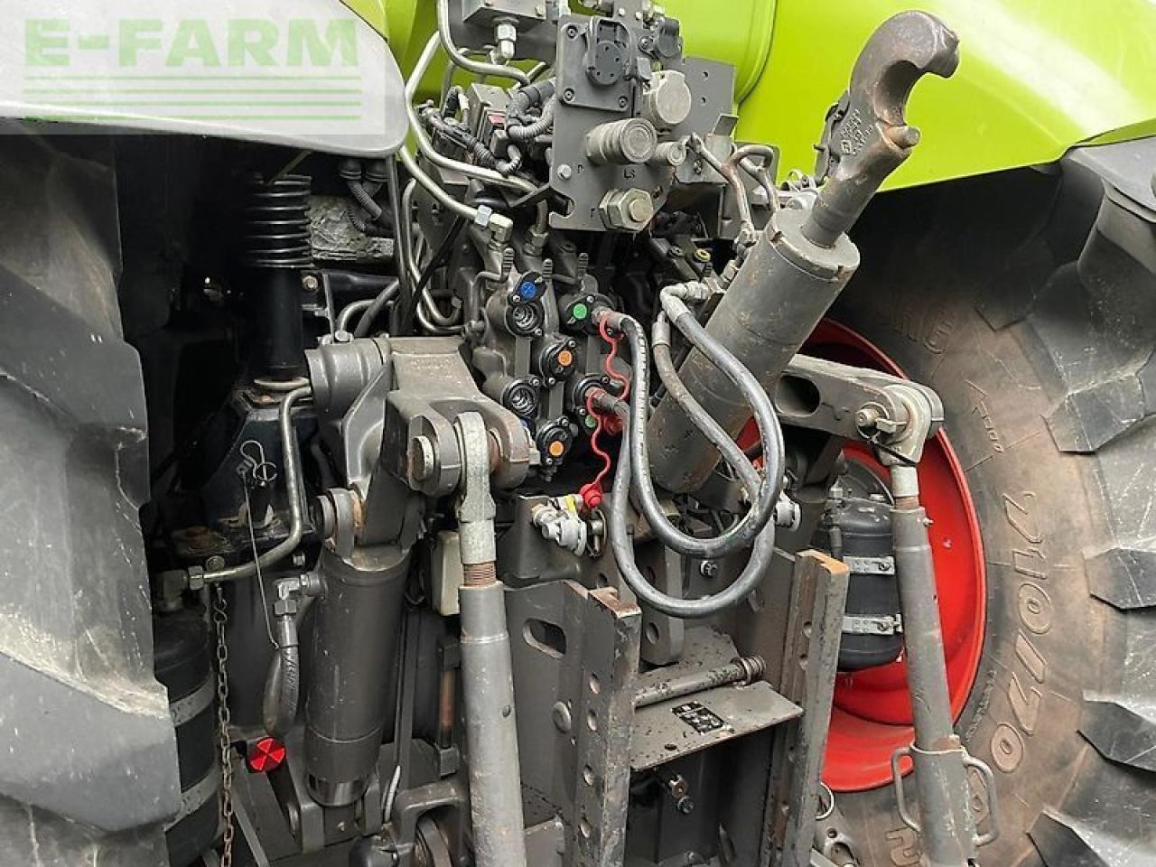 CLAAS axion 830 c-matic CMATIC - Tracteur agricole: photos 3 CLAAS axion 830 c-matic CMATIC - Tracteur agricole: photos 3