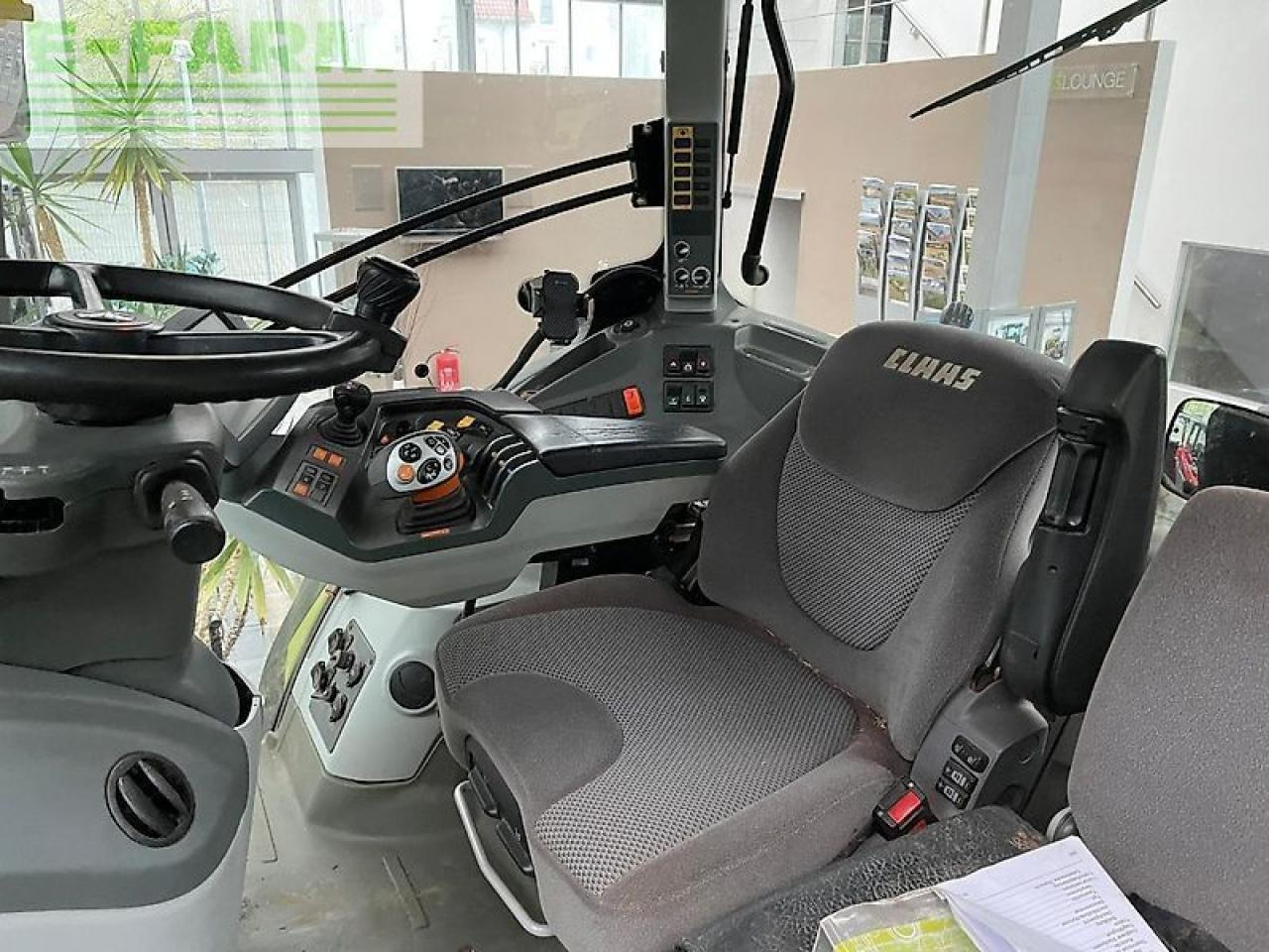 CLAAS axion 830 c-matic CMATIC - Tracteur agricole: photos 4 CLAAS axion 830 c-matic CMATIC - Tracteur agricole: photos 4