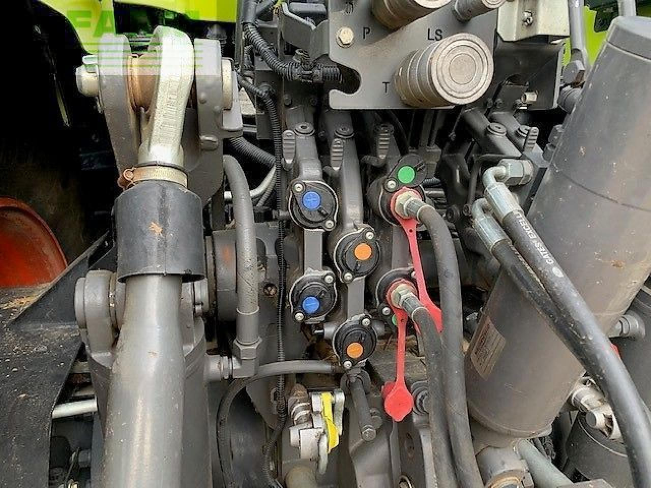 Tracteur agricole CLAAS axion 930 cmatic cebis CMATIC CEBIS: photos 7 Tracteur agricole CLAAS axion 930 cmatic cebis CMATIC CEBIS: photos 7