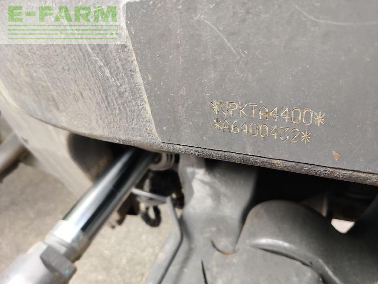CLAAS axion 930 cmatic cebis CMATIC CEBIS - Tracteur agricole: photos 4 CLAAS axion 930 cmatic cebis CMATIC CEBIS - Tracteur agricole: photos 4