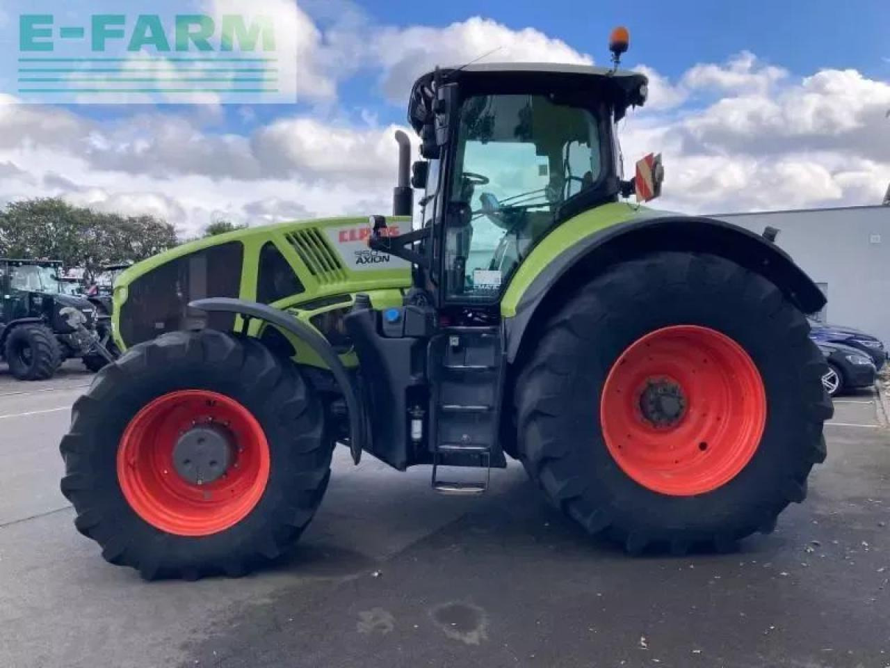 CLAAS axion 950 cmatic cebis CMATIC CEBIS - Tracteur agricole: photos 2 CLAAS axion 950 cmatic cebis CMATIC CEBIS - Tracteur agricole: photos 2