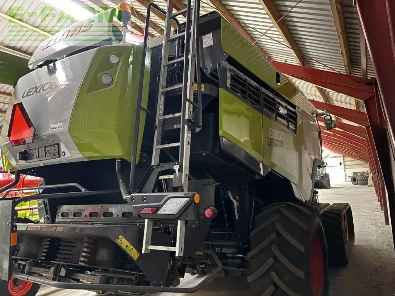 CLAAS lexion 8800 tt 4 wd - Moissonneuse-batteuse: photos 4 CLAAS lexion 8800 tt 4 wd - Moissonneuse-batteuse: photos 4