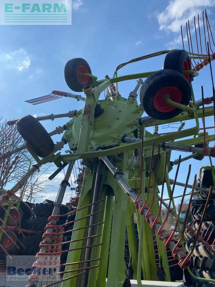 CLAAS liner 3000 - Faneuse: photos 3 CLAAS liner 3000 - Faneuse: photos 3