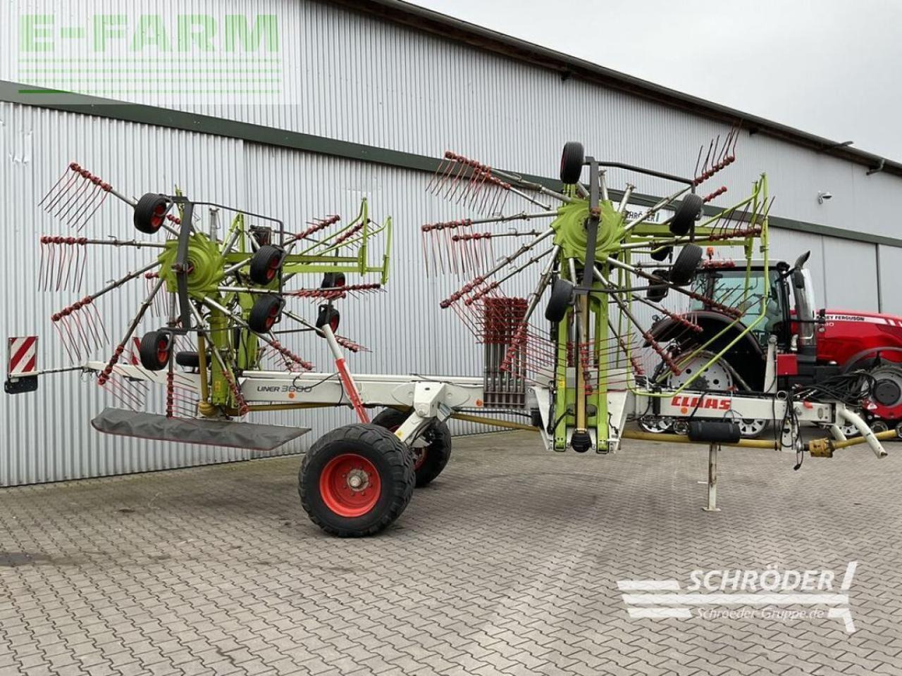 CLAAS liner 3600 - Faneuse: photos 2 CLAAS liner 3600 - Faneuse: photos 2