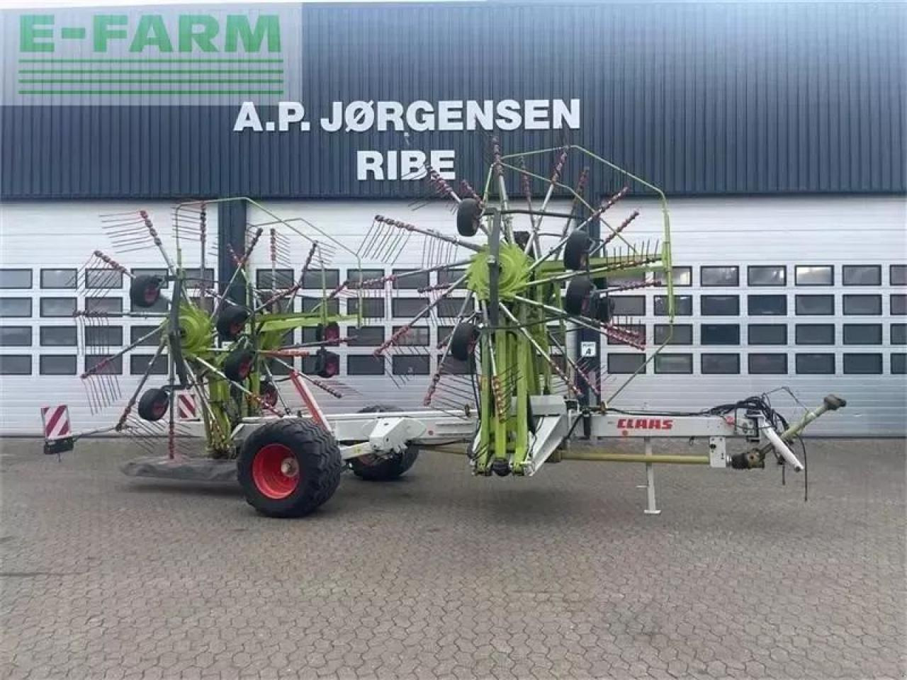CLAAS liner 3600 - Faneuse: photos 2 CLAAS liner 3600 - Faneuse: photos 2