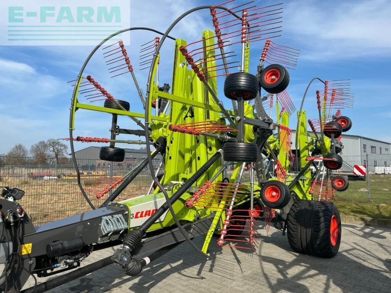 CLAAS liner 4800 business pro - Faneuse: photos 2 CLAAS liner 4800 business pro - Faneuse: photos 2