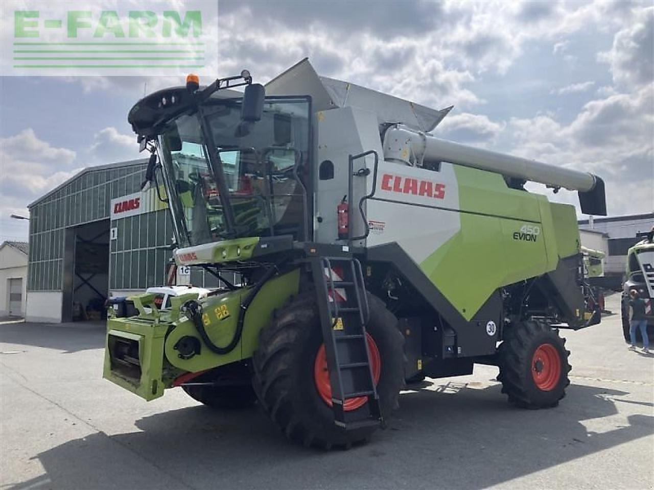 CLAAS mähdrescher evion 450 - Moissonneuse-batteuse: photos 1 CLAAS mähdrescher evion 450 - Moissonneuse-batteuse: photos 1
