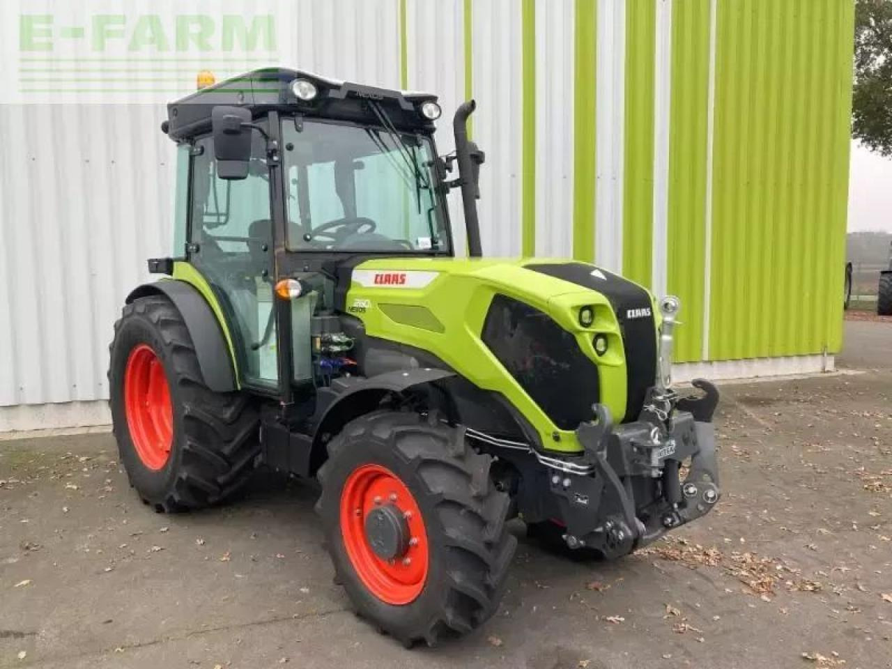 CLAAS nexos 260 l - Tracteur agricole: photos 3 CLAAS nexos 260 l - Tracteur agricole: photos 3