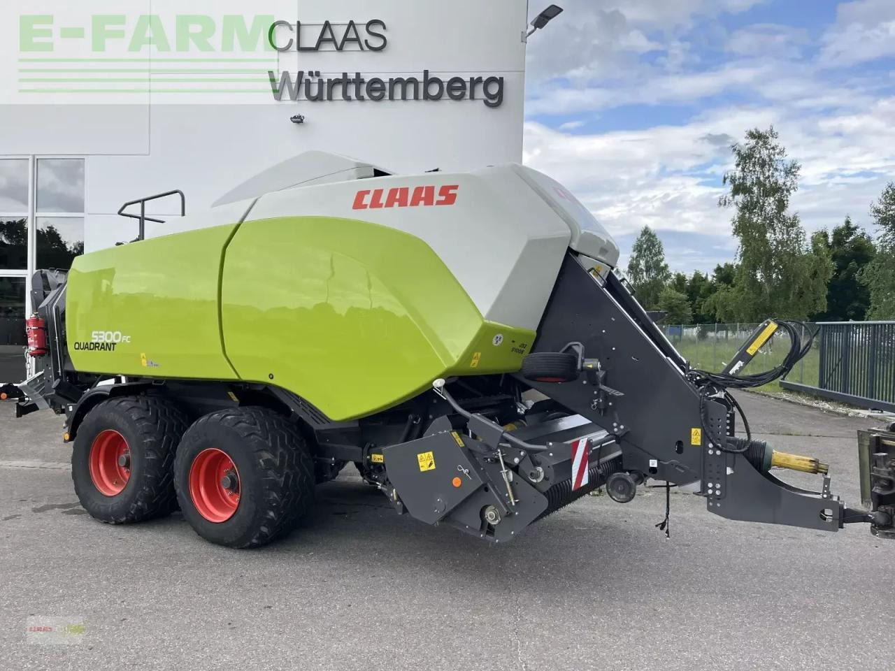 CLAAS quadrant 5300 fc t - Presse à balles cubiques: photos 1 CLAAS quadrant 5300 fc t - Presse à balles cubiques: photos 1