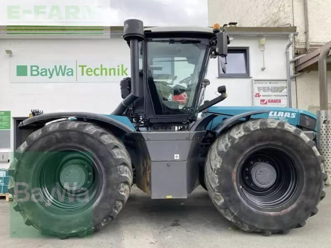 CLAAS xerion 3800 vc - Tracteur agricole: photos 3 CLAAS xerion 3800 vc - Tracteur agricole: photos 3