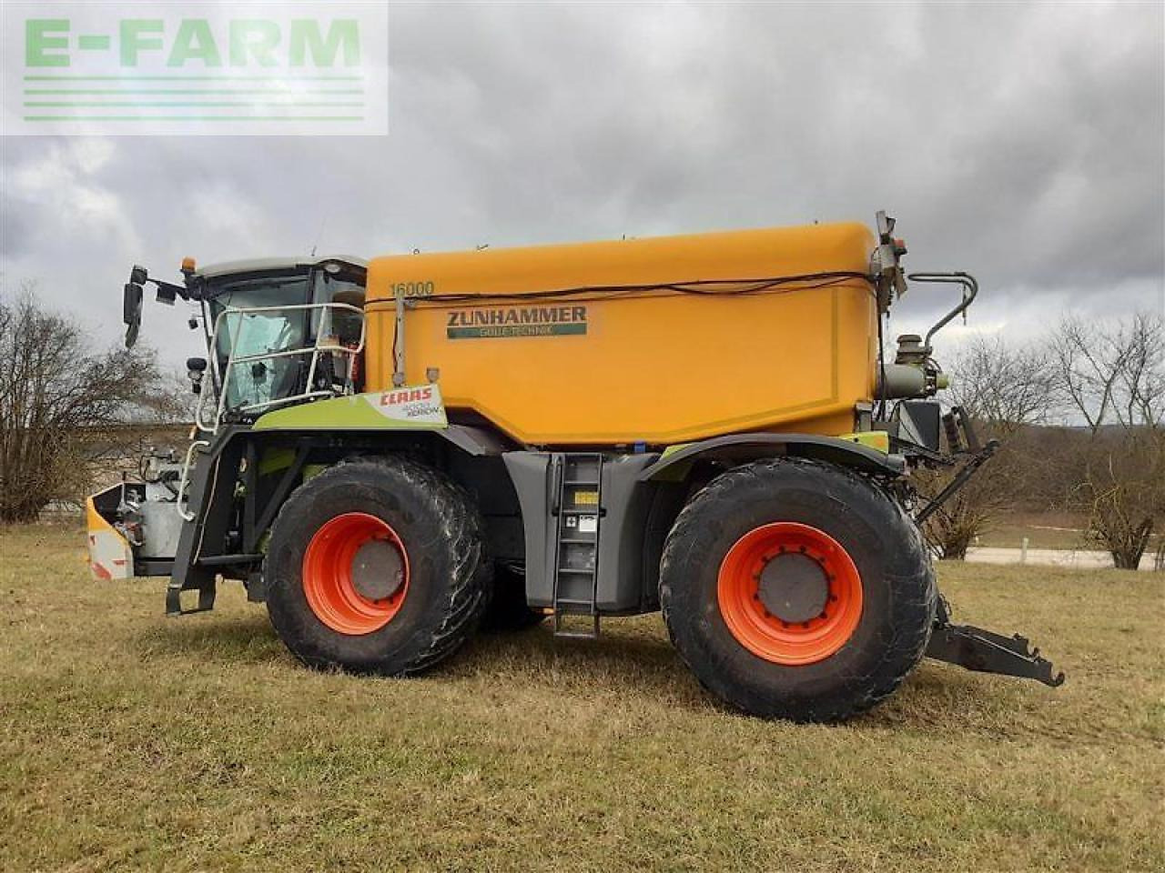 CLAAS xerion 4000 saddle trac SADDLE TRAC - Pulvé automoteur: photos 5 CLAAS xerion 4000 saddle trac SADDLE TRAC - Pulvé automoteur: photos 5