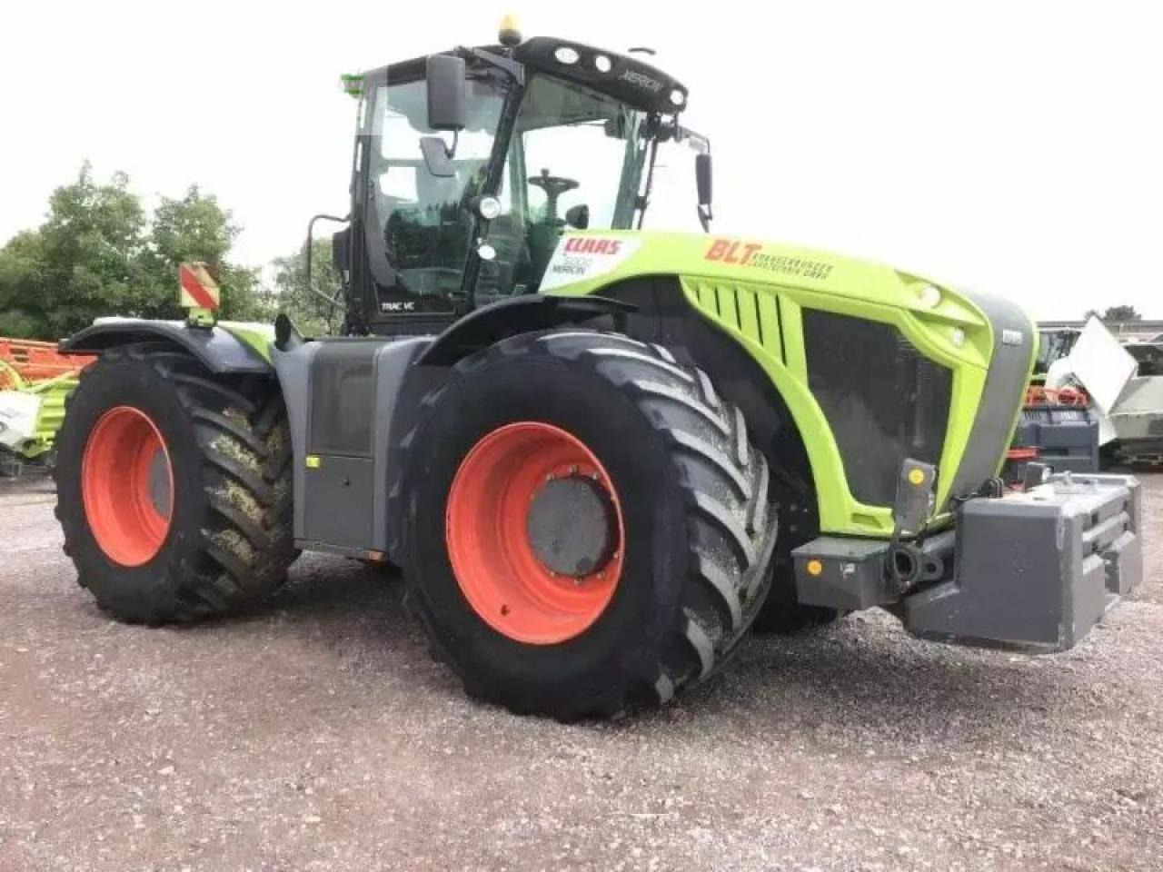 CLAAS xerion 5000 trac TRAC - Tracteur agricole: photos 3 CLAAS xerion 5000 trac TRAC - Tracteur agricole: photos 3