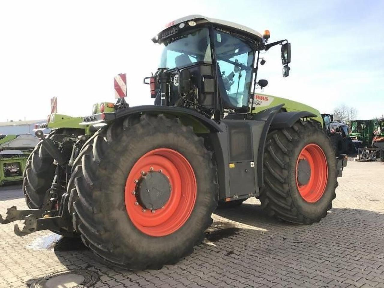 CLAAS xerion 5000 trac vc TRAC VC - Tracteur agricole: photos 4 CLAAS xerion 5000 trac vc TRAC VC - Tracteur agricole: photos 4