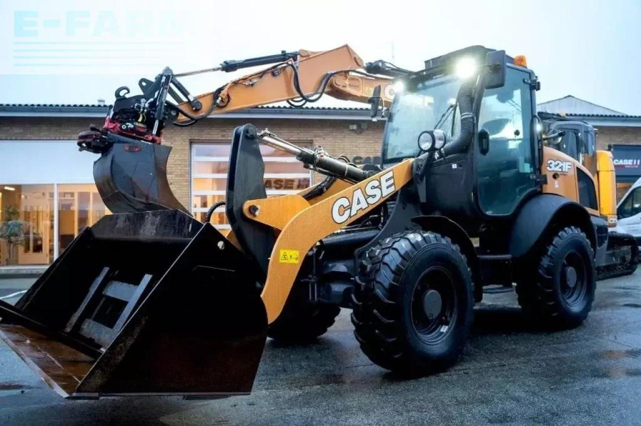 Case-IH 321 f - Mini pelle: photos 1 Case-IH 321 f - Mini pelle: photos 1