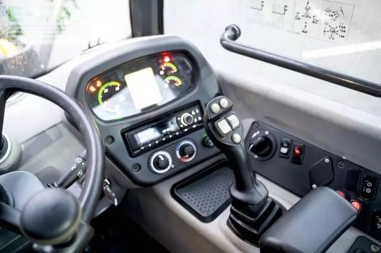 Case-IH 321 f - Mini pelle: photos 4 Case-IH 321 f - Mini pelle: photos 4