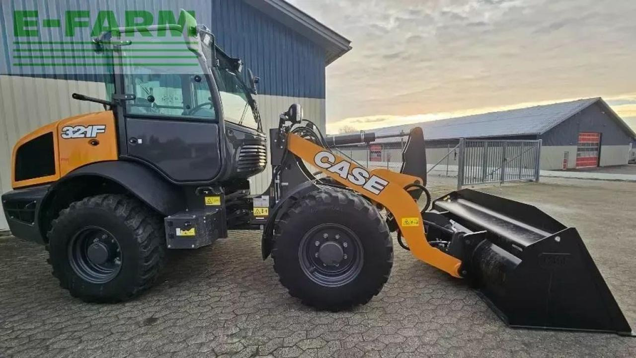 Case-IH 321 f - Mini pelle: photos 1 Case-IH 321 f - Mini pelle: photos 1