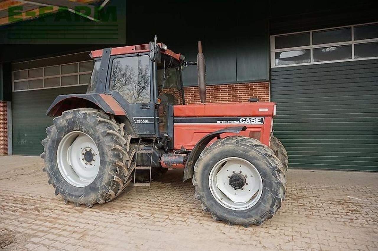 Case-IH ihc 1255 xl - Tracteur agricole: photos 1 Case-IH ihc 1255 xl - Tracteur agricole: photos 1