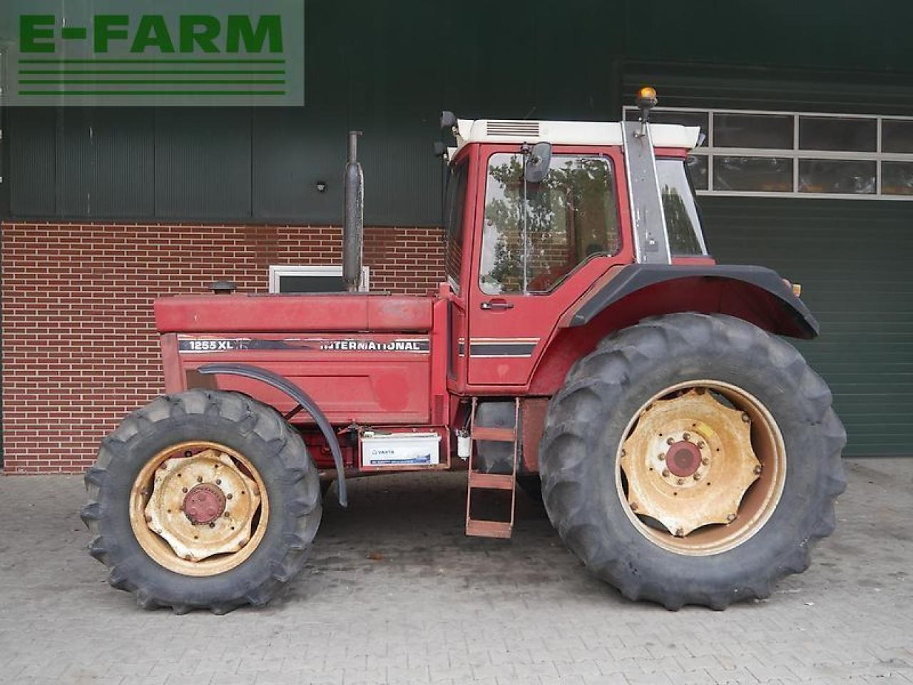 Case-IH ihc 1255 xl nur 5390 std. - Tracteur agricole: photos 5 Case-IH ihc 1255 xl nur 5390 std. - Tracteur agricole: photos 5