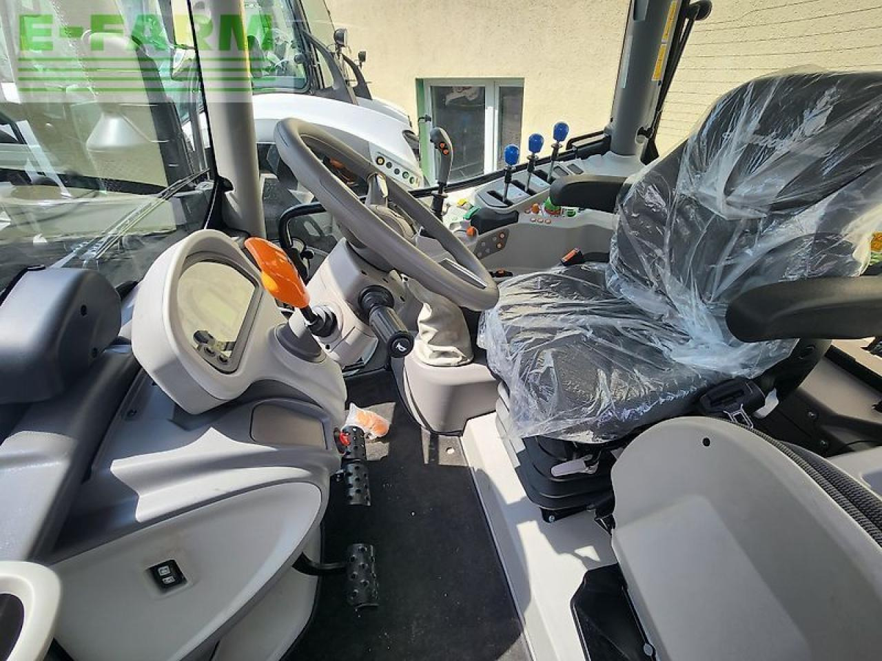 Deutz-Fahr 6125 - Tracteur agricole: photos 5 Deutz-Fahr 6125 - Tracteur agricole: photos 5