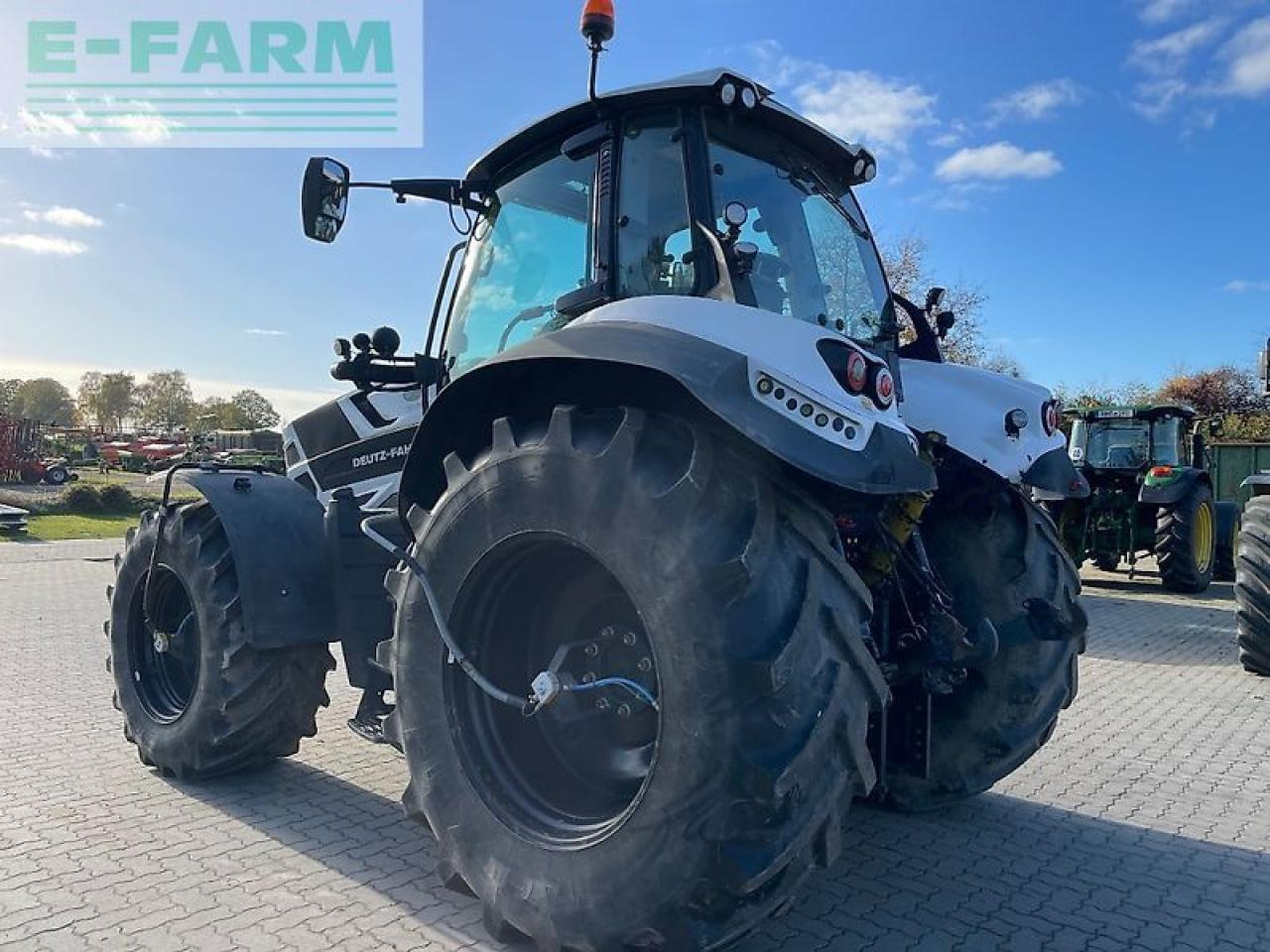 Deutz-Fahr 6215 agrotron ttv TTV - Tracteur agricole: photos 3 Deutz-Fahr 6215 agrotron ttv TTV - Tracteur agricole: photos 3