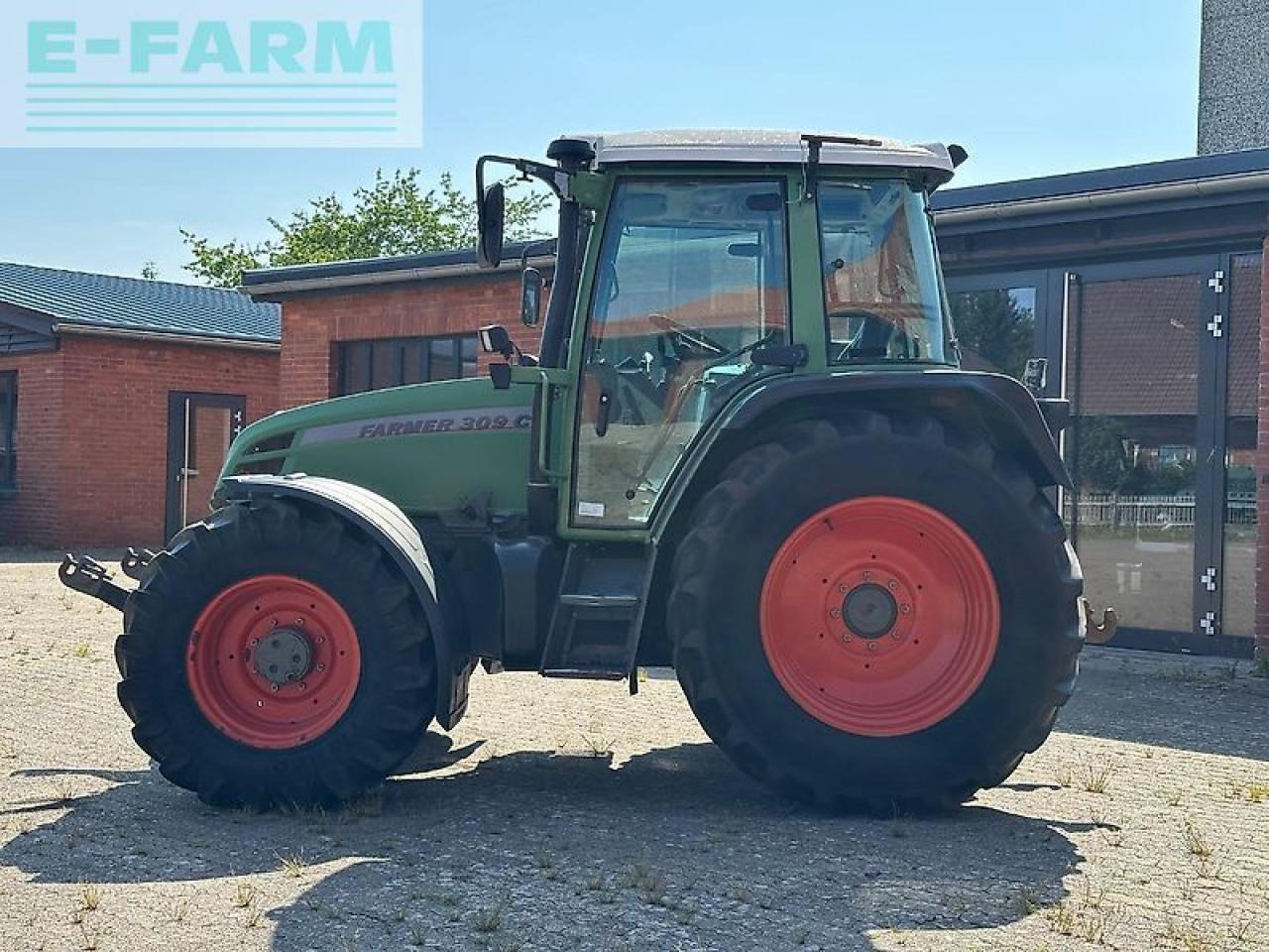 Fendt 309 c *frontzapfwelle*druckluft*klima* - Tracteur agricole: photos 2 Fendt 309 c *frontzapfwelle*druckluft*klima* - Tracteur agricole: photos 2