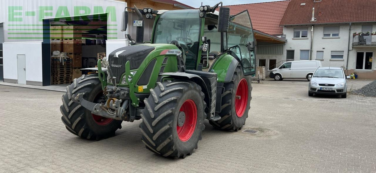 Fendt 724 Vario S4 - Tracteur agricole: photos 1 Fendt 724 Vario S4 - Tracteur agricole: photos 1