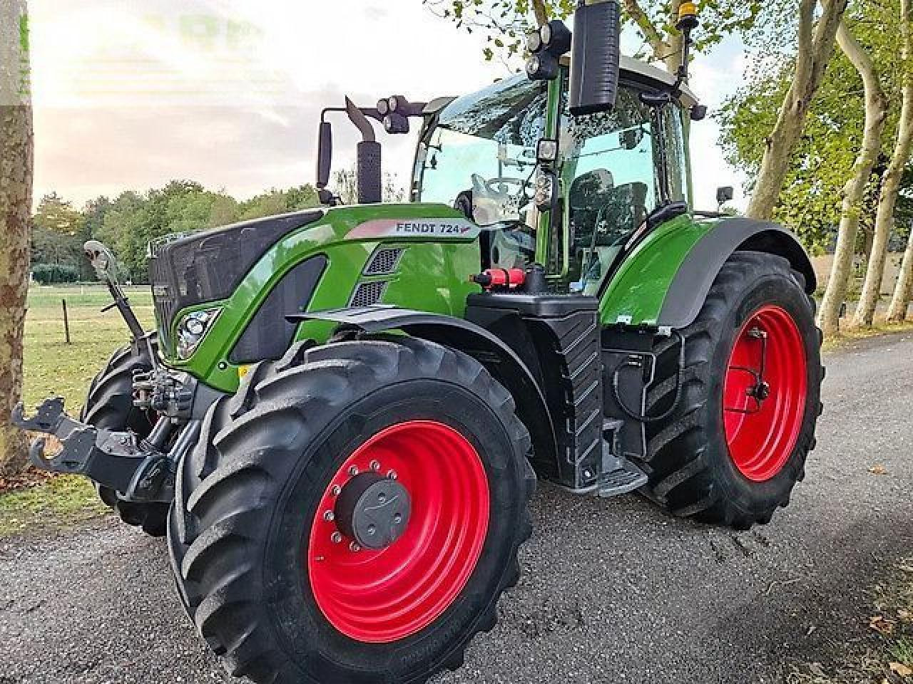 Fendt 724 s4 profi plus (718 720 722 ) - Tracteur agricole: photos 2 Fendt 724 s4 profi plus (718 720 722 ) - Tracteur agricole: photos 2