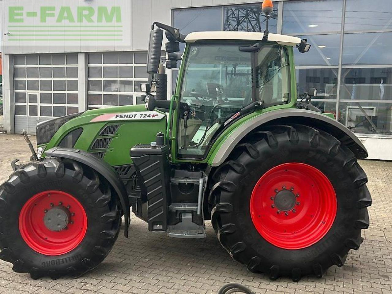Fendt 724 vario profiplus trimble rtk lenksystem ProfiPlus - Tracteur agricole: photos 3 Fendt 724 vario profiplus trimble rtk lenksystem ProfiPlus - Tracteur agricole: photos 3