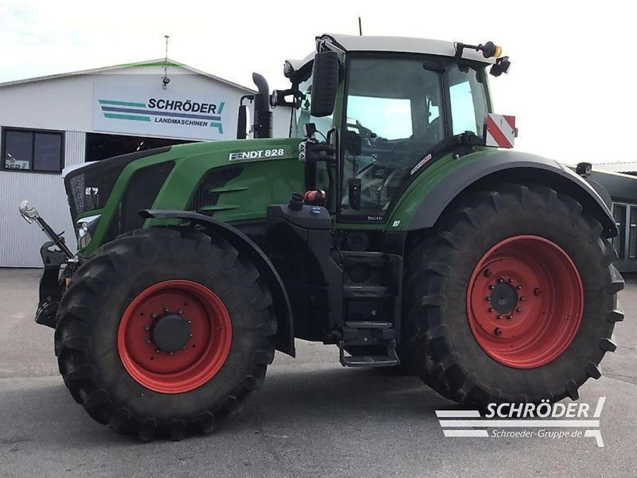Fendt 828 vario s4 profi plus ProfiPlus - Tracteur agricole: photos 3 Fendt 828 vario s4 profi plus ProfiPlus - Tracteur agricole: photos 3
