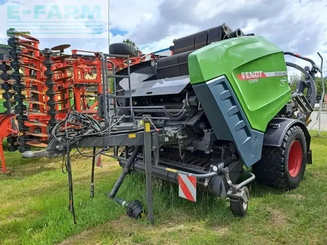 Fendt rotana 160 v combi - Presse à balles cubiques: photos 1 Fendt rotana 160 v combi - Presse à balles cubiques: photos 1