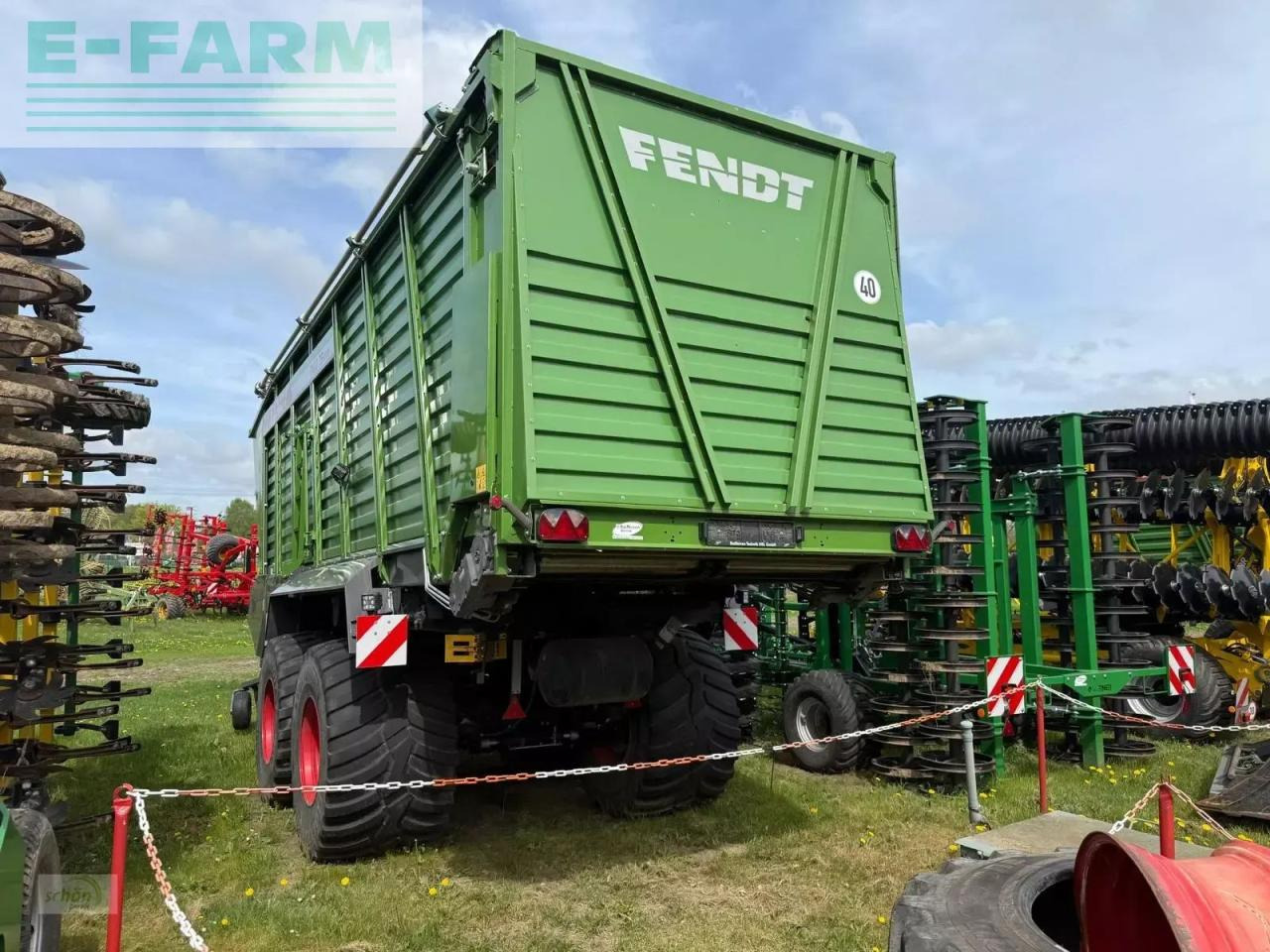 Fendt tigo 75 xr mit 800/45 r26,5 bereifung, laderaumabdeckung und 3 dosierwalzen - Autochargeuse: photos 3 Fendt tigo 75 xr mit 800/45 r26,5 bereifung, laderaumabdeckung und 3 dosierwalzen - Autochargeuse: photos 3