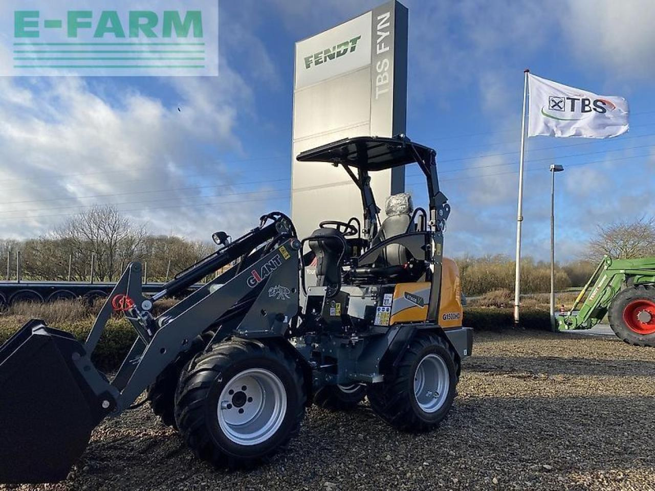 Giant g1500 hd - Mini pelle: photos 1 Giant g1500 hd - Mini pelle: photos 1